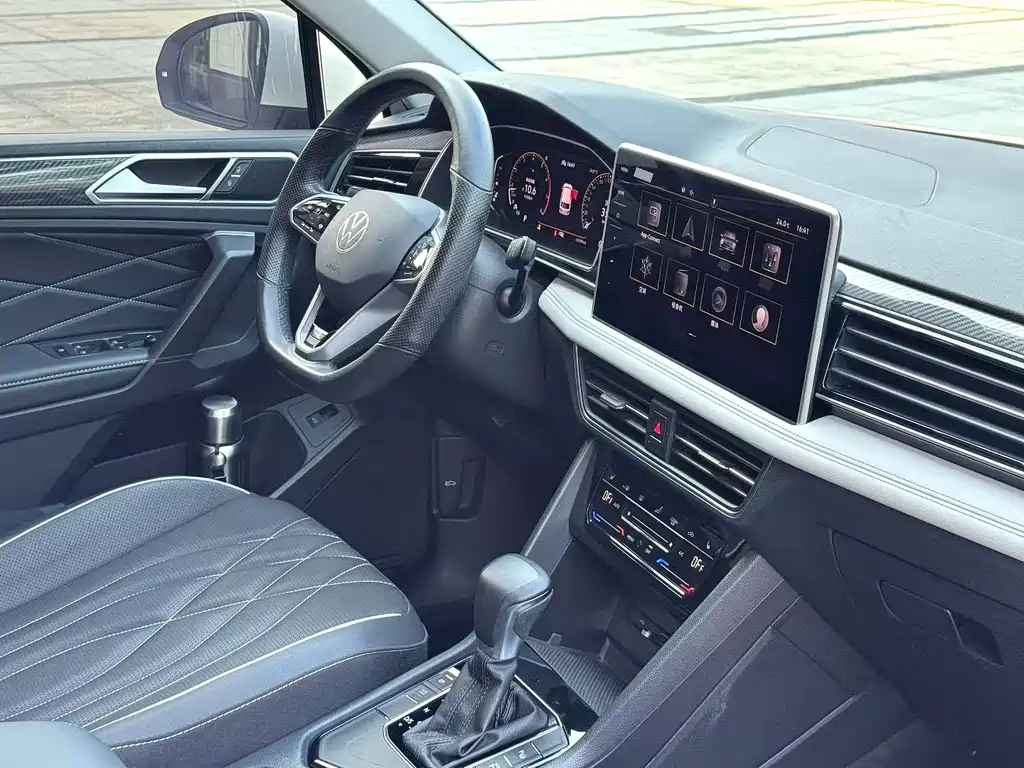 Volkswagen Tiguan L — фото 7