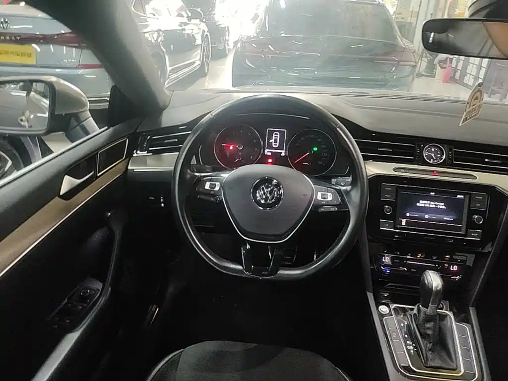Volkswagen CC — фото 11