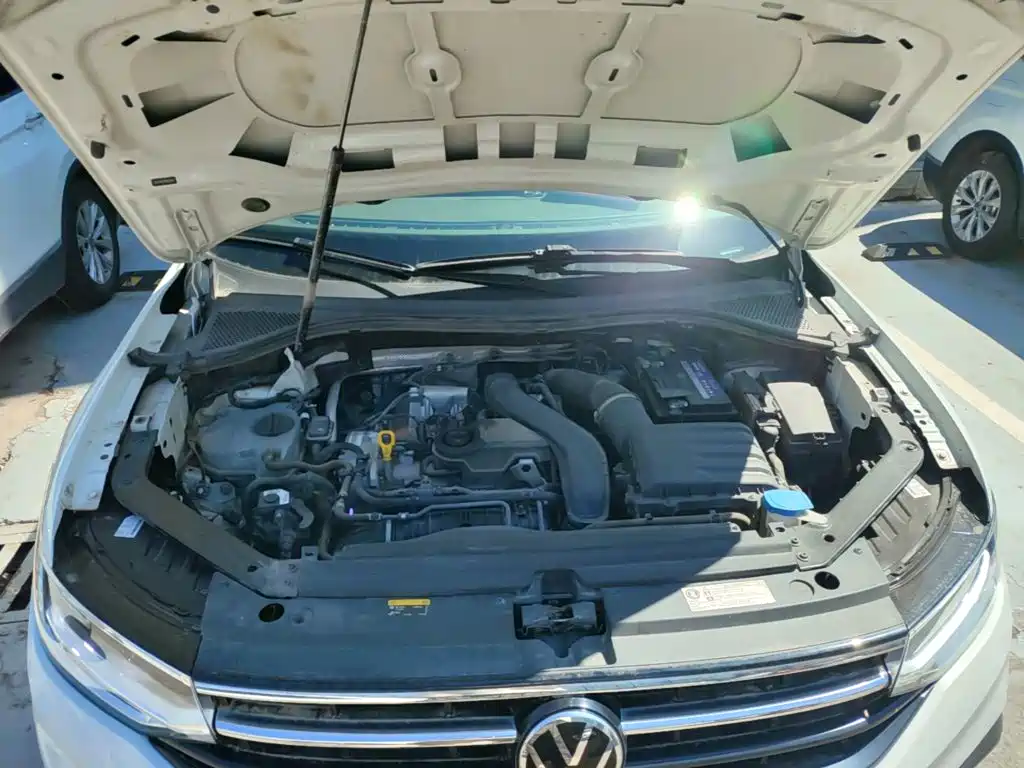 Volkswagen Tiguan L — фото 20