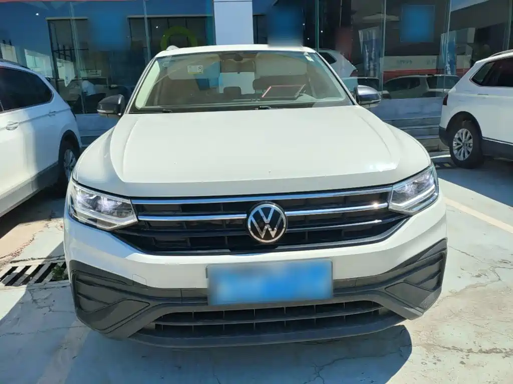 Volkswagen Tiguan L — фото 3