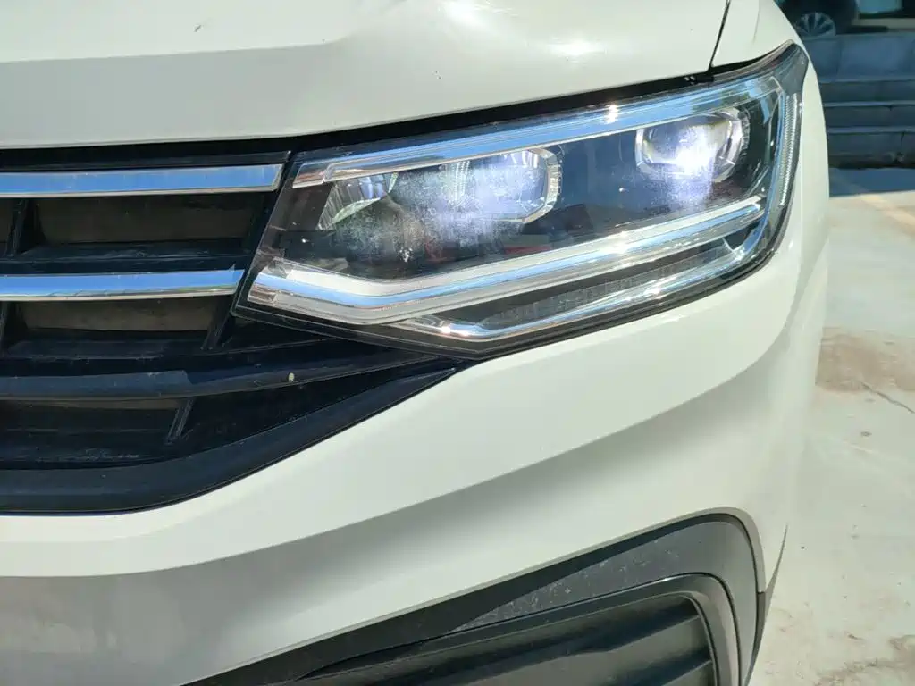 Volkswagen Tiguan L — фото 24