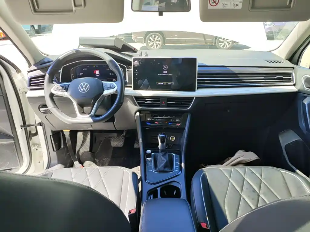 Volkswagen Tiguan L — фото 10