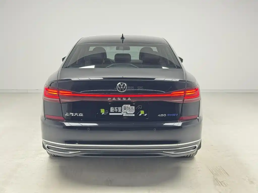 Volkswagen Passat PHEV — фото 5