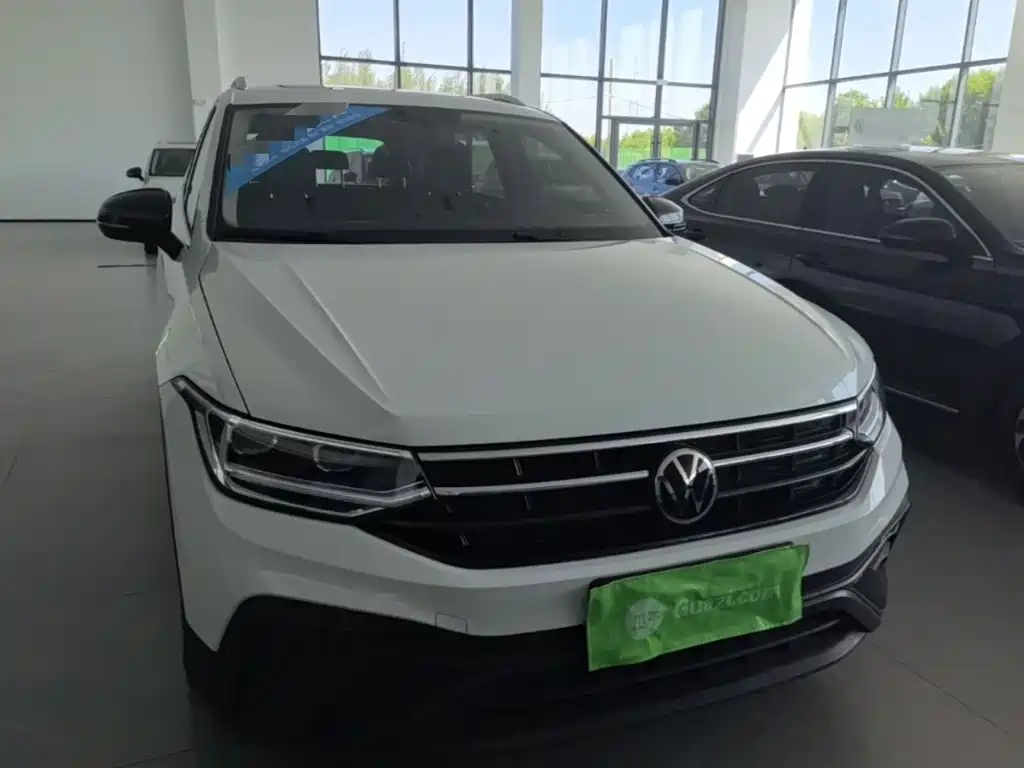 Volkswagen Tiguan L — фото 3