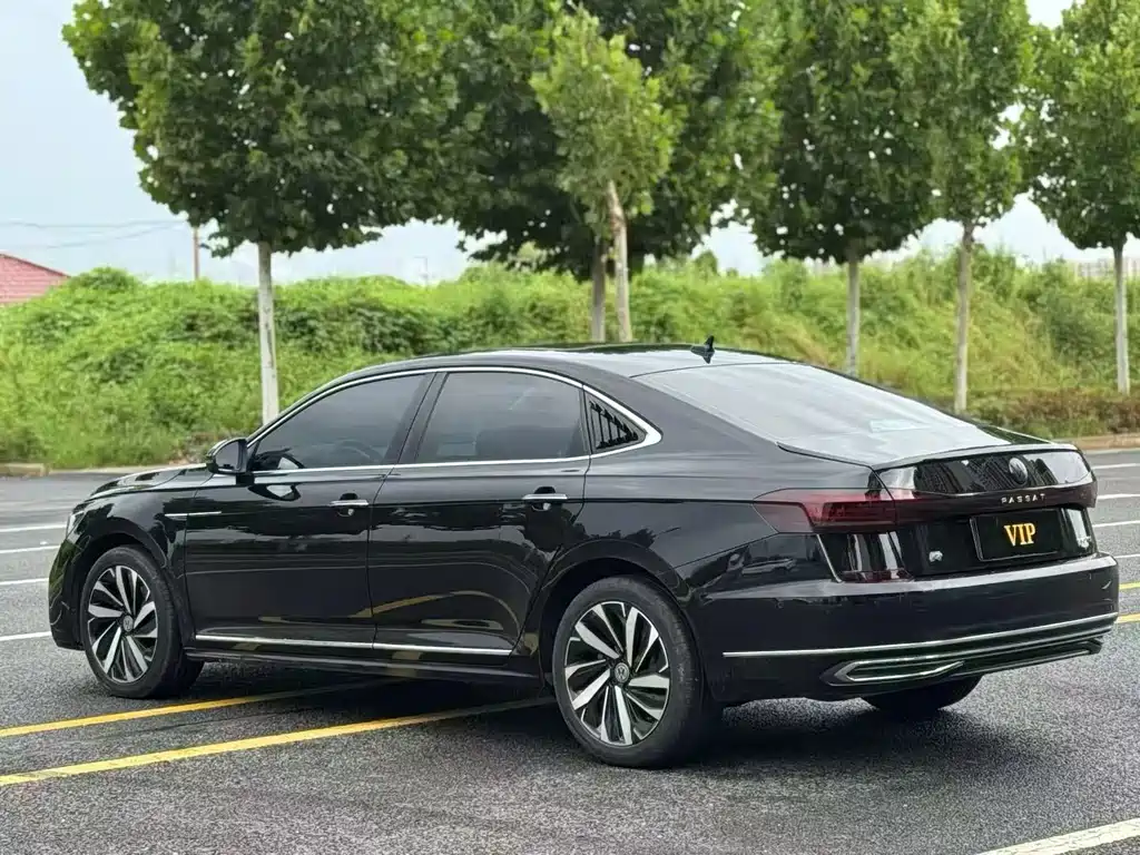Volkswagen Passat — фото 7