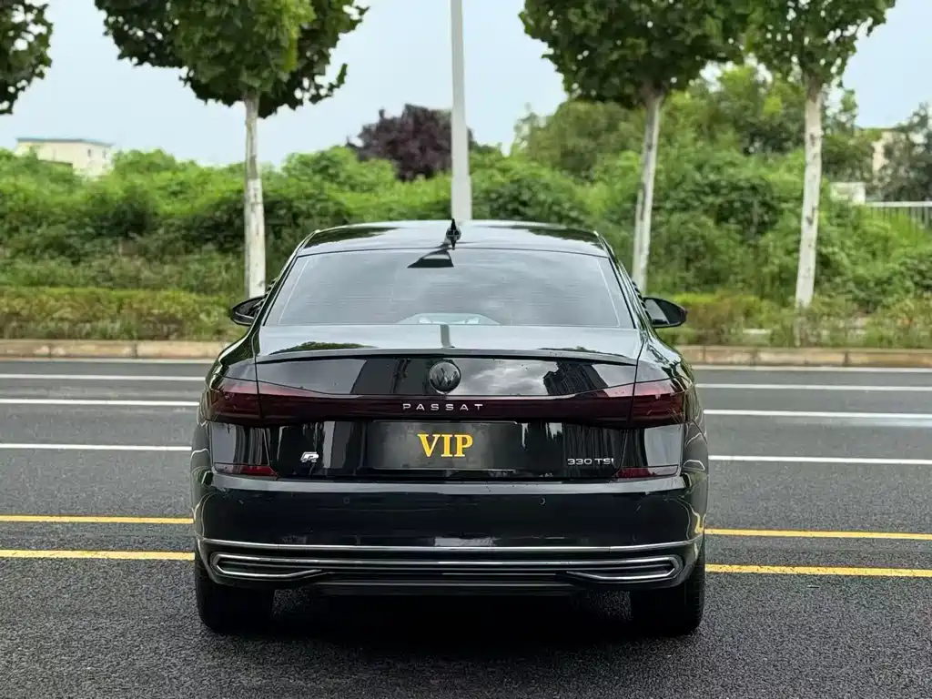 Volkswagen Passat — фото 8