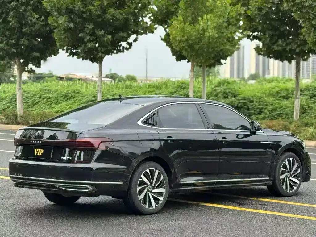 Volkswagen Passat — фото 9