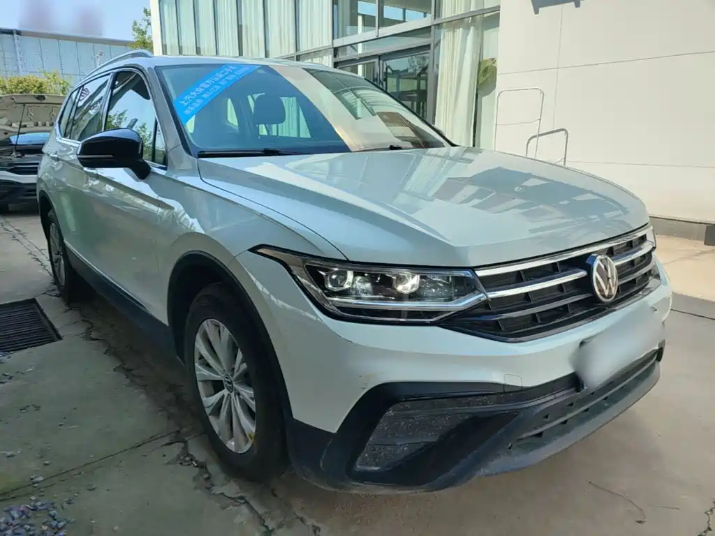 Volkswagen Tiguan L — фото 4