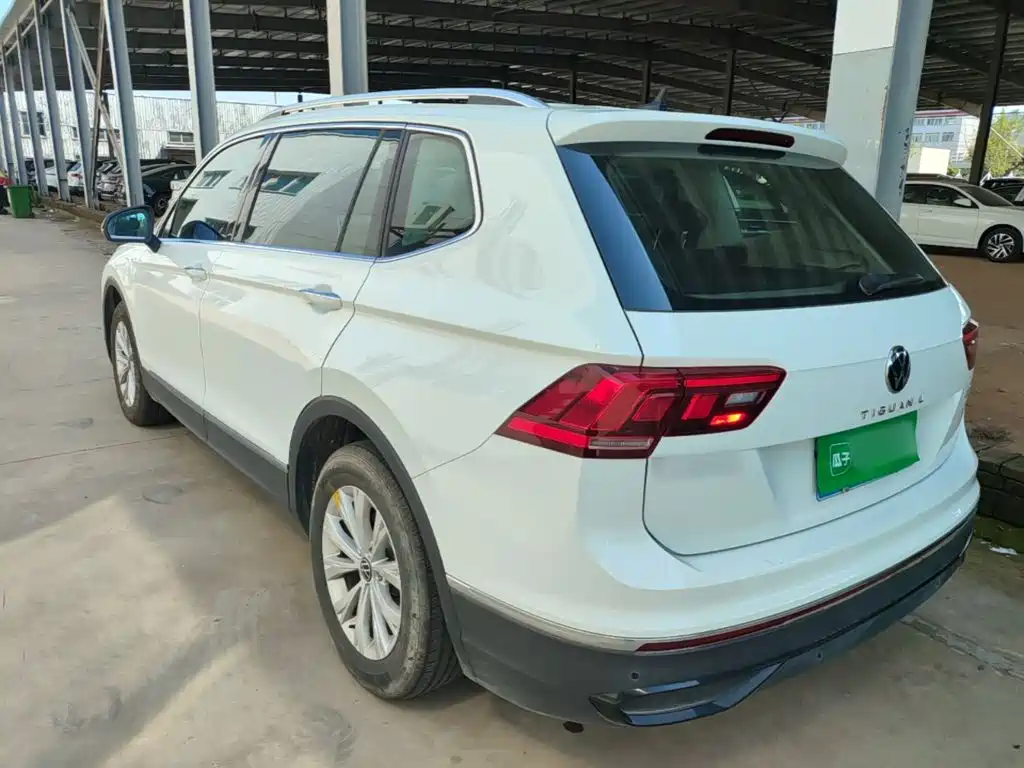 Volkswagen Tiguan L — фото 5