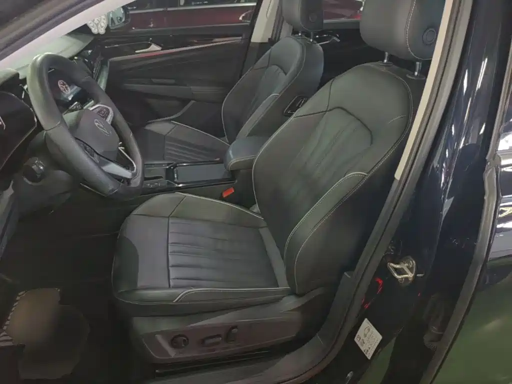 Volkswagen Passat — фото 15