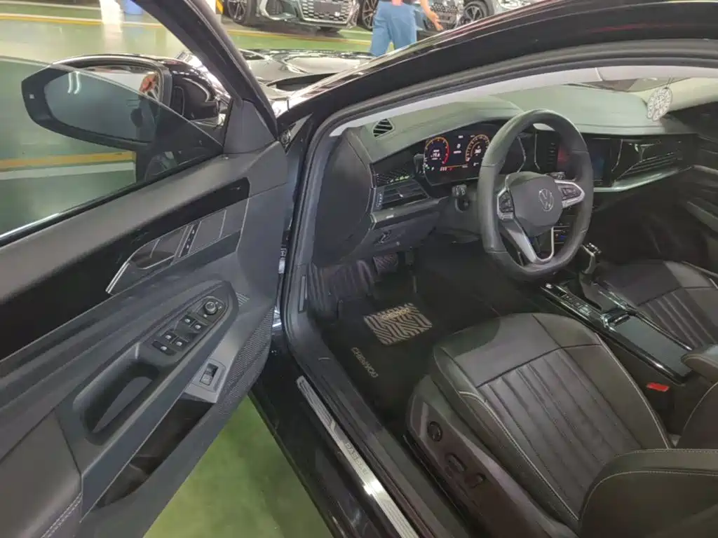 Volkswagen Passat — фото 16