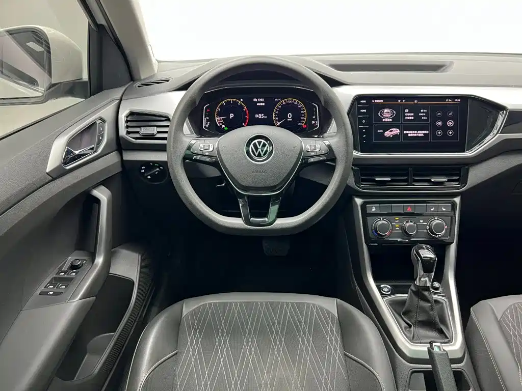 Volkswagen T-Cross — фото 21