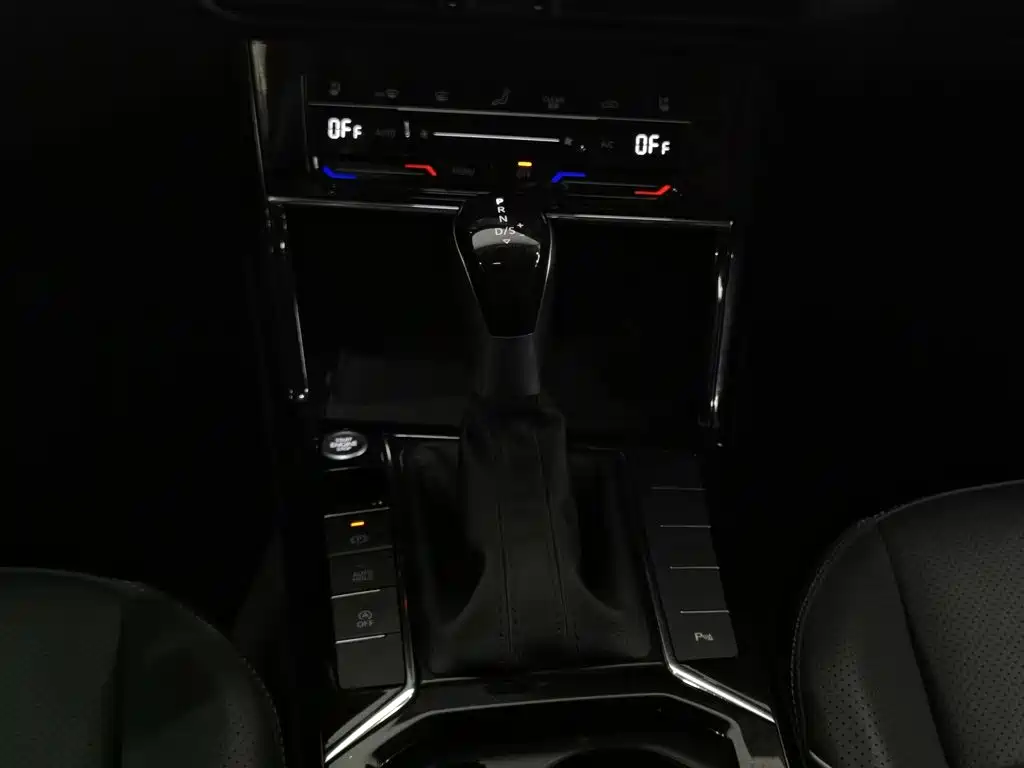 Volkswagen Passat — фото 13