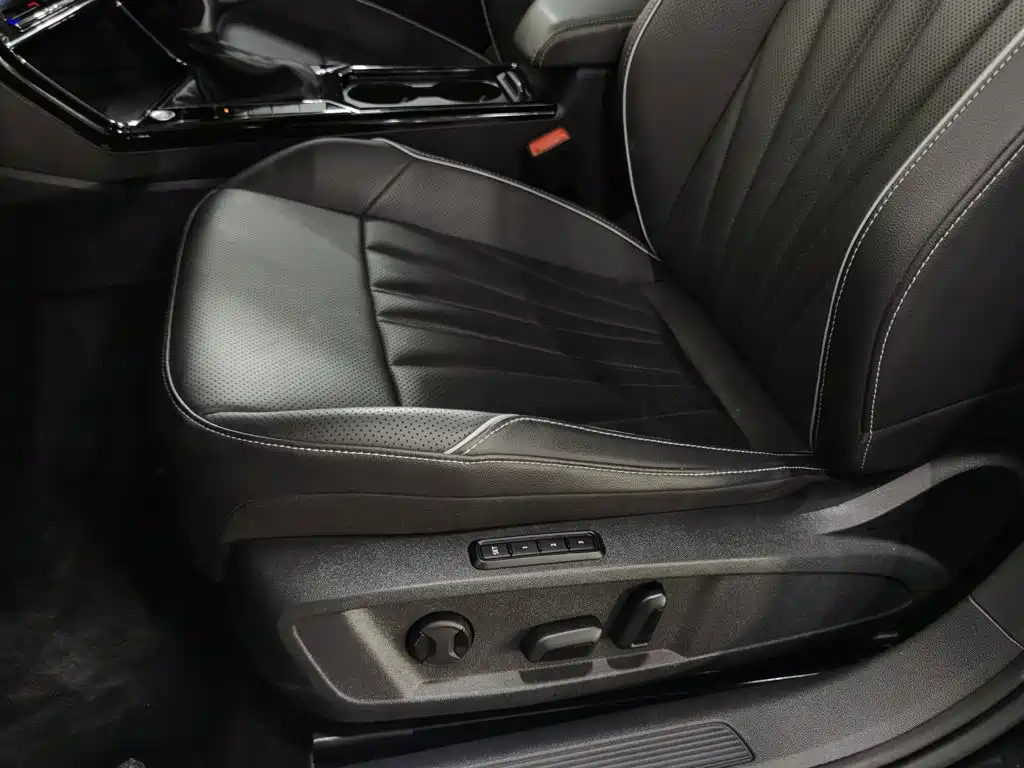 Volkswagen Passat — фото 20