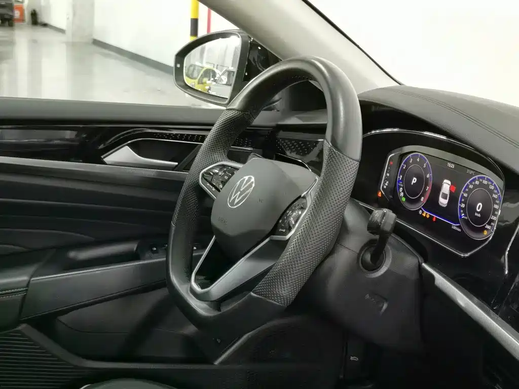 Volkswagen Passat — фото 22