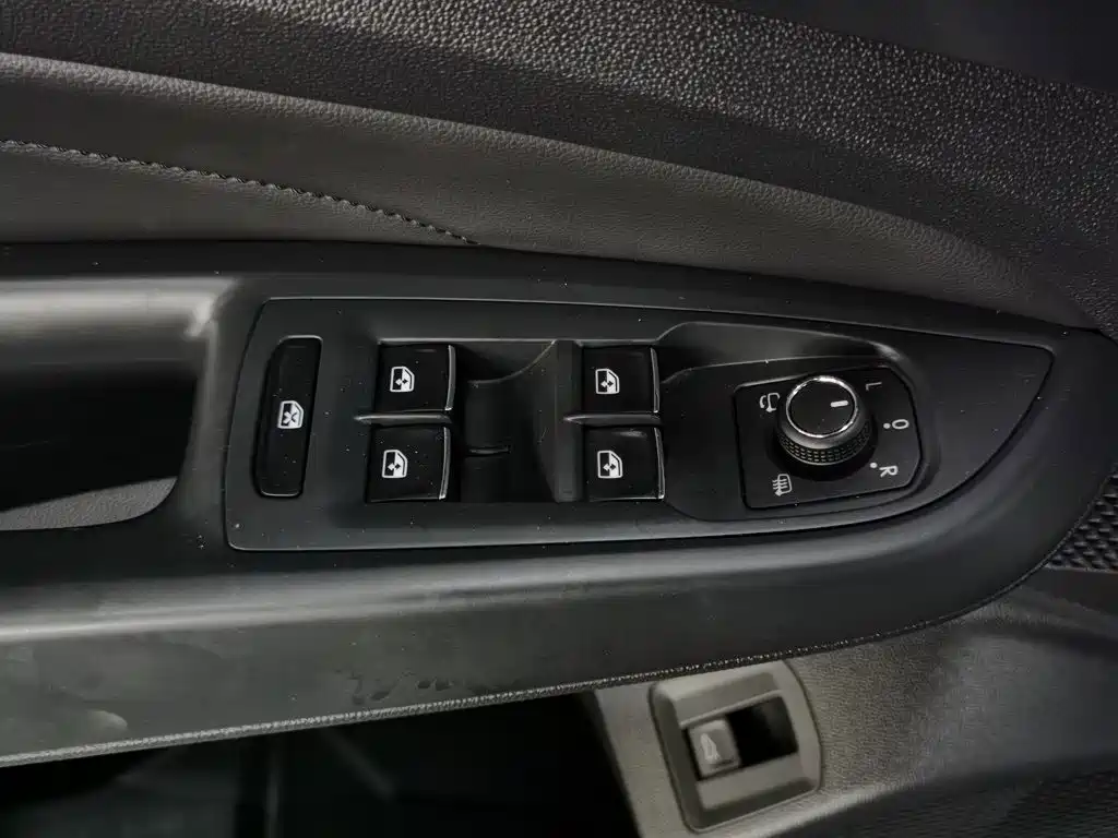 Volkswagen Passat — фото 9