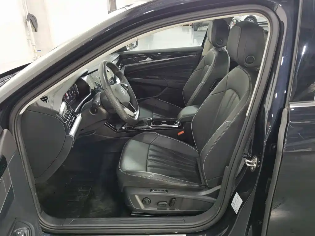 Volkswagen Passat — фото 10