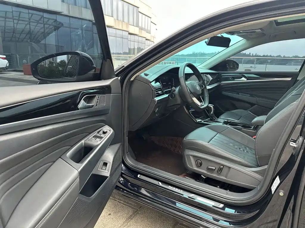 Volkswagen Passat — фото 15