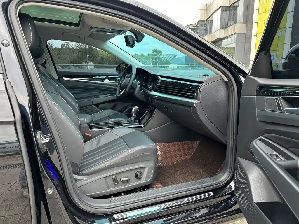 Volkswagen Passat — фото 17