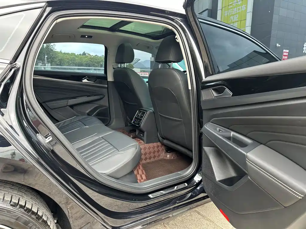 Volkswagen Passat — фото 19