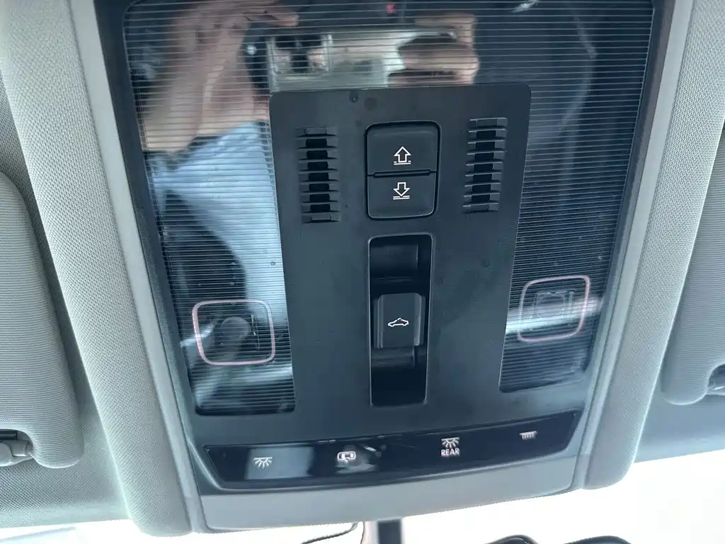 Volkswagen Passat — фото 21