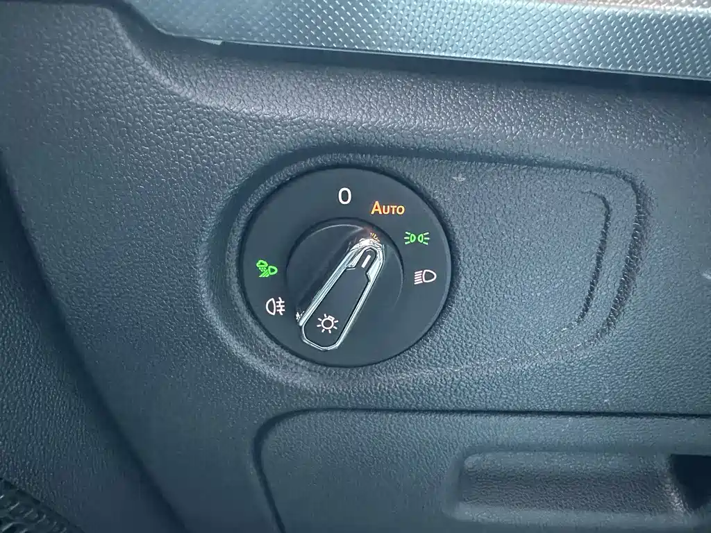 Volkswagen Passat — фото 24
