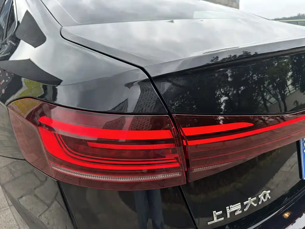 Volkswagen Passat — фото 30