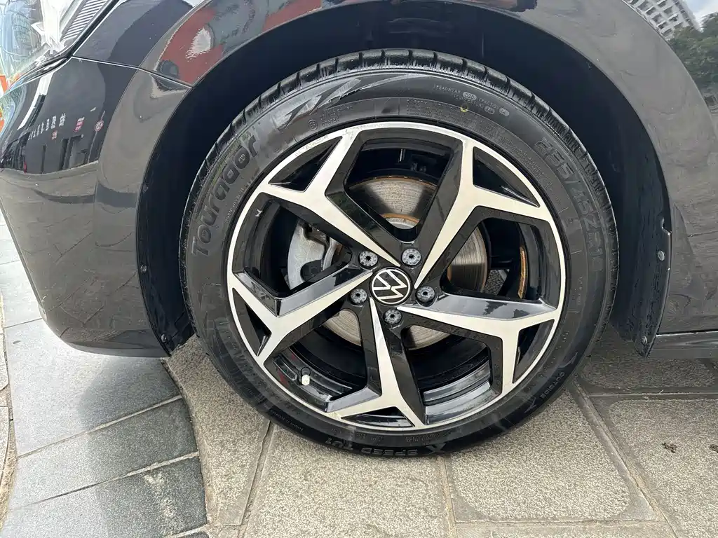 Volkswagen Passat — фото 34