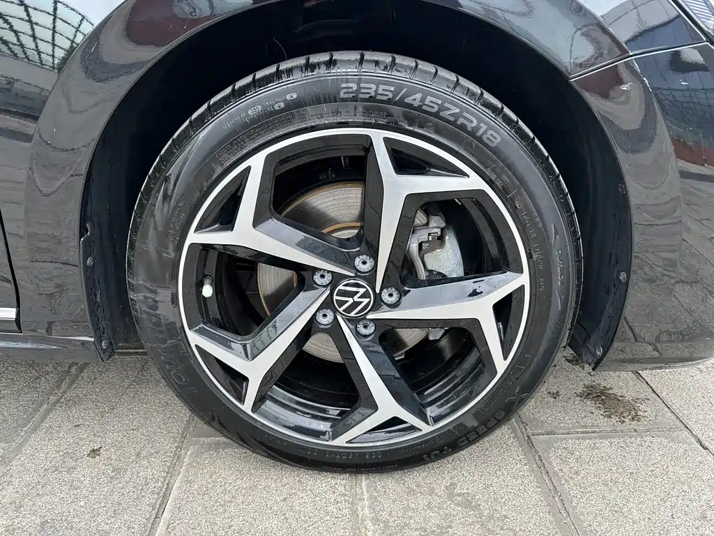 Volkswagen Passat — фото 35
