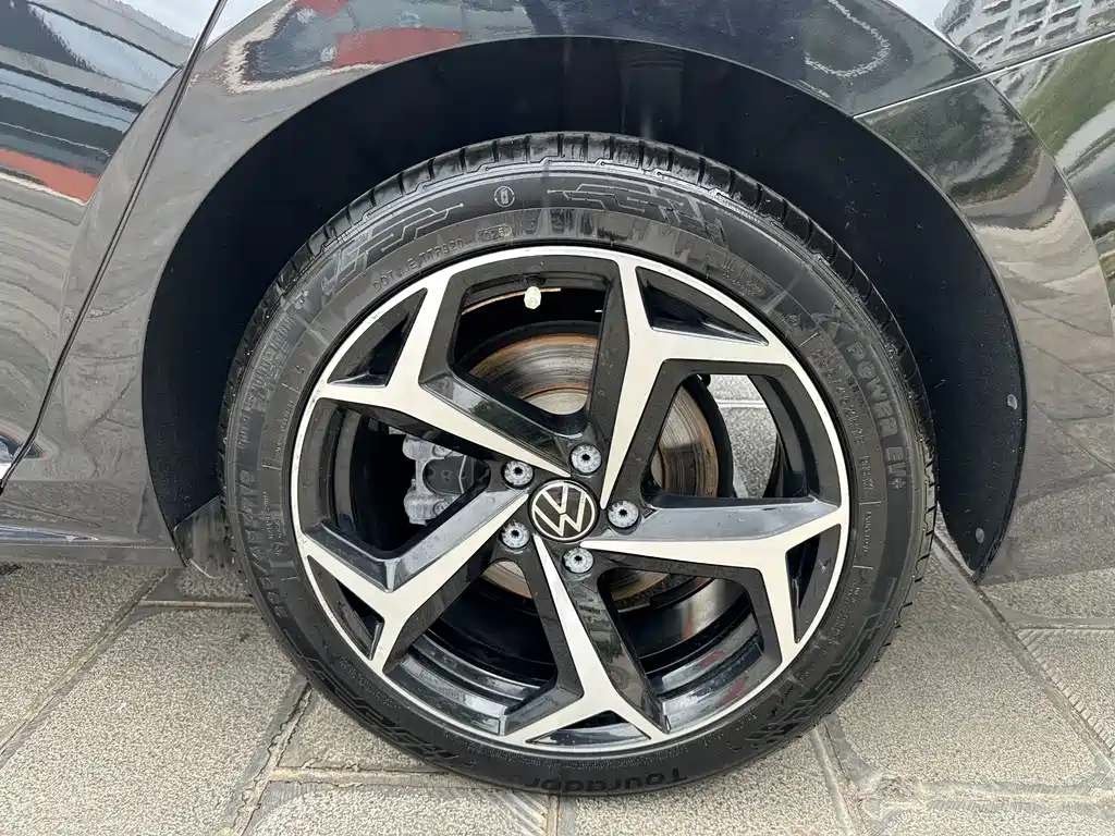 Volkswagen Passat — фото 37