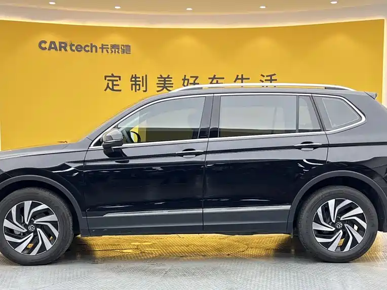 Volkswagen Tiguan L — фото 7
