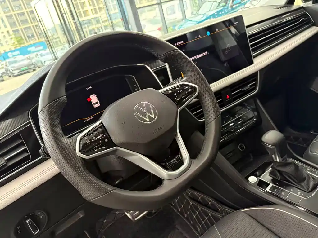 Volkswagen Tiguan L — фото 6