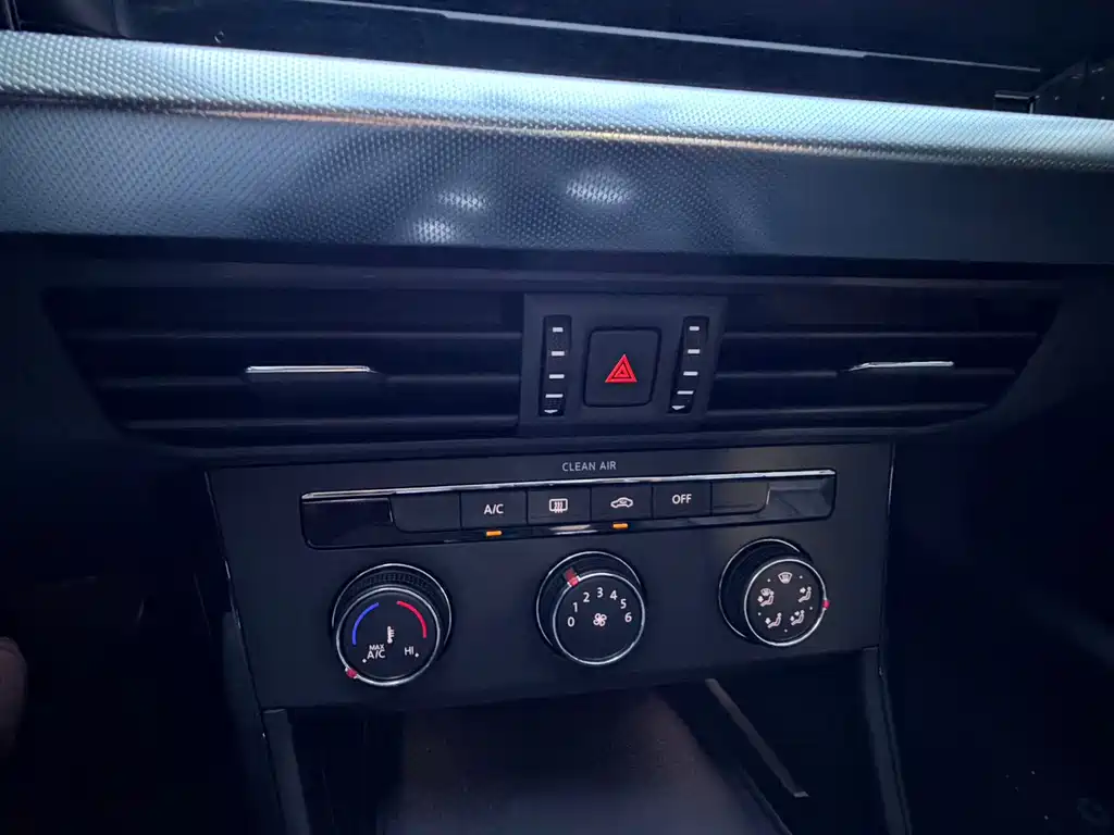 Volkswagen Passat — фото 19