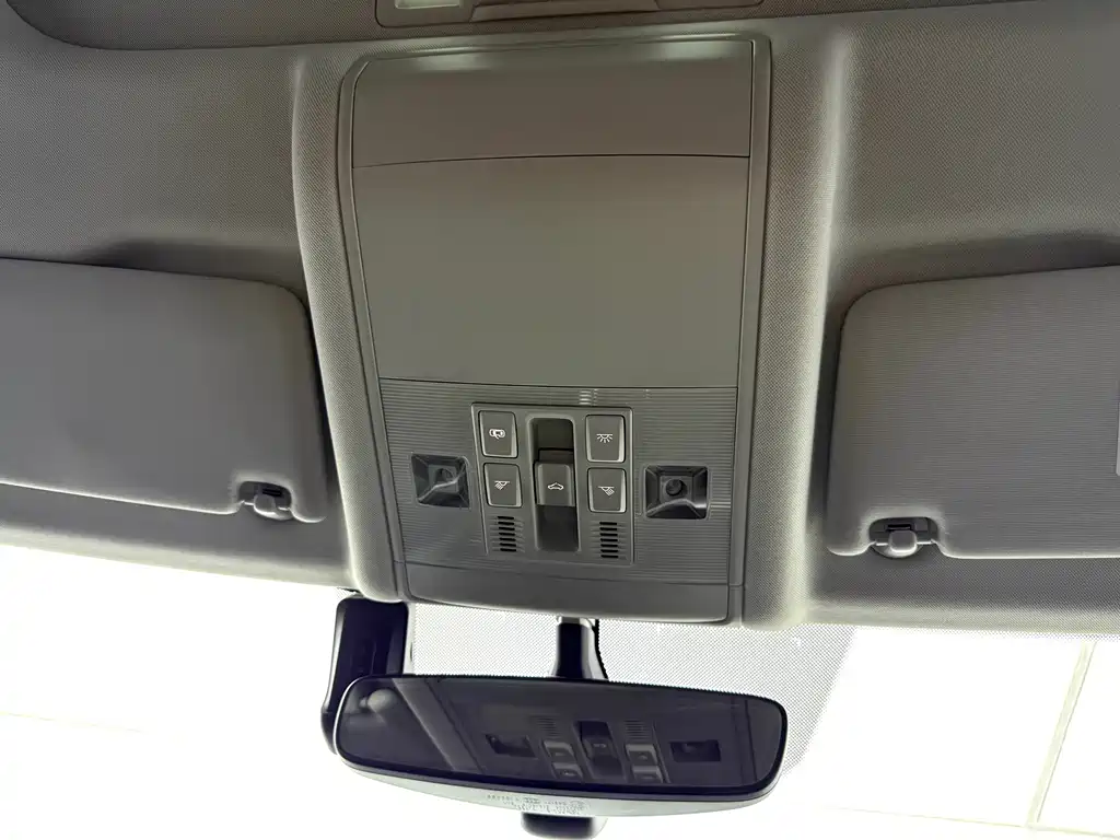 Volkswagen Passat — фото 21