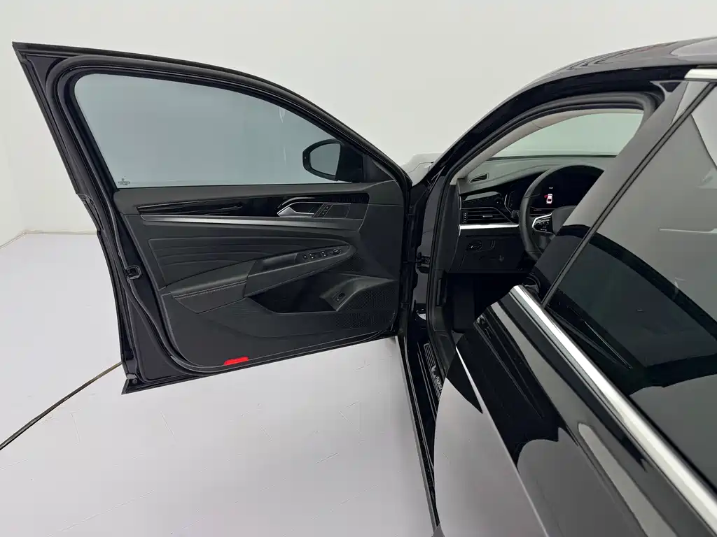 Volkswagen Passat — фото 23