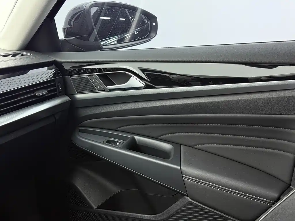 Volkswagen Passat — фото 8