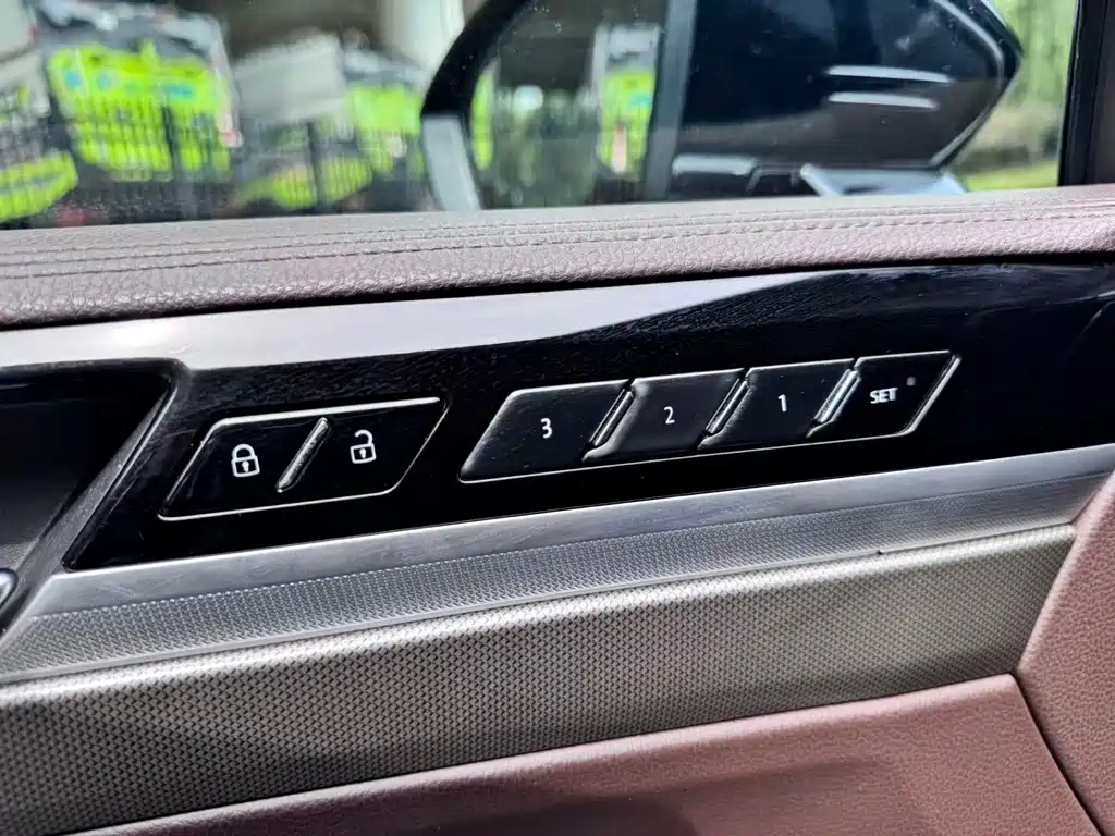 Volkswagen Phideon — фото 7
