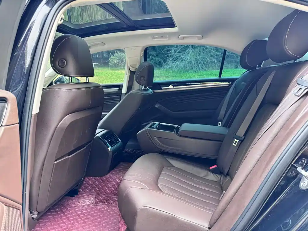 Volkswagen Phideon — фото 9