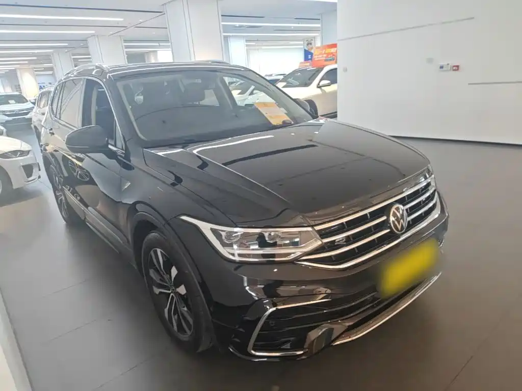 Volkswagen Tiguan L — фото 4