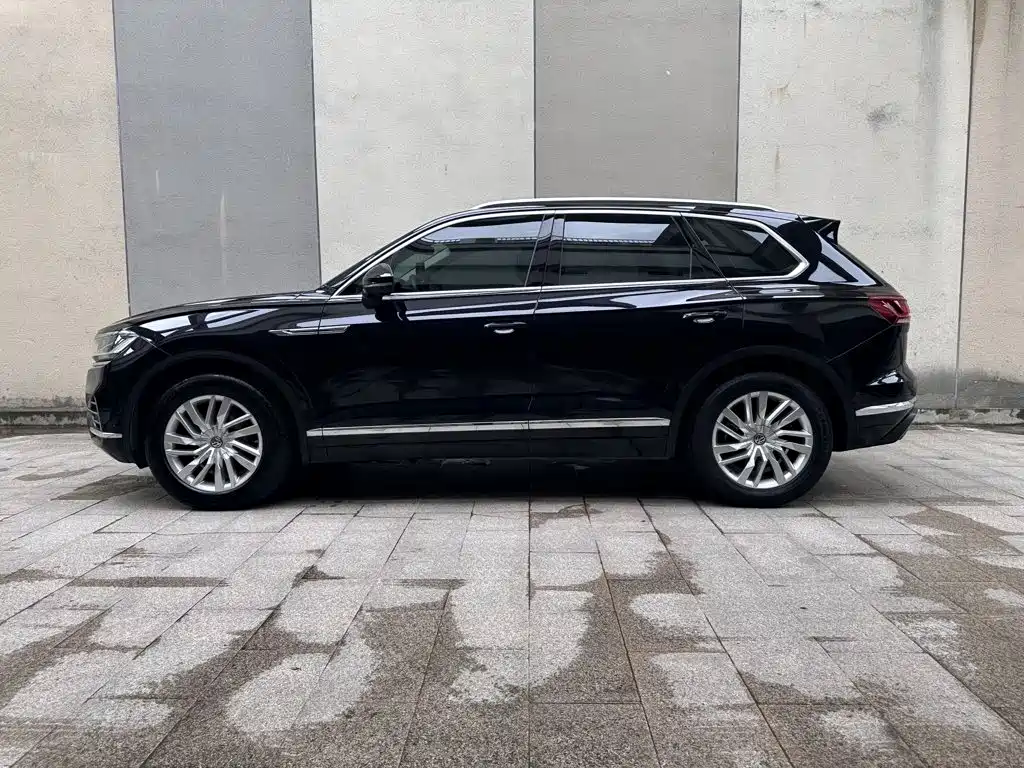 Volkswagen Touareg — фото 3