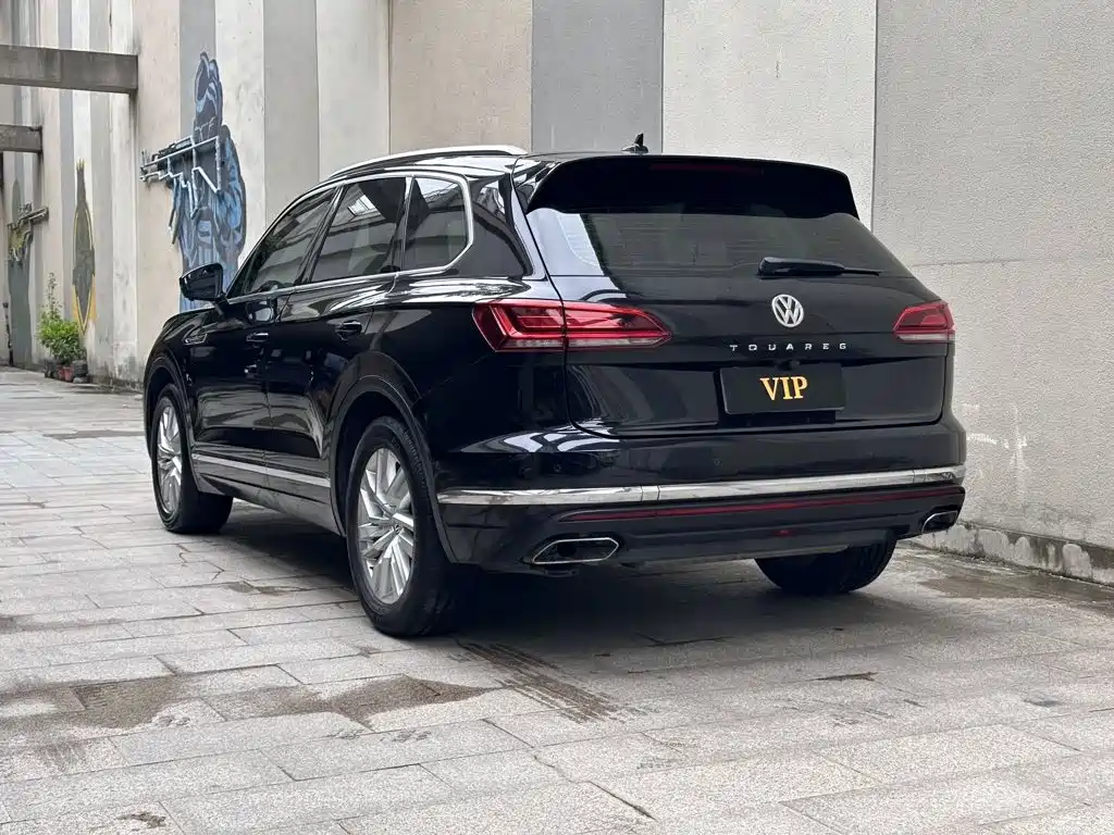 Volkswagen Touareg — фото 4