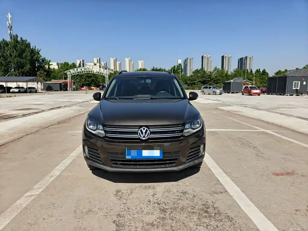 Volkswagen Tiguan — фото 2
