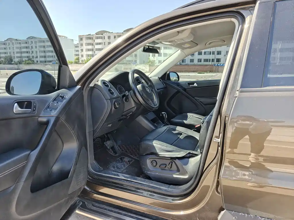 Volkswagen Tiguan — фото 4