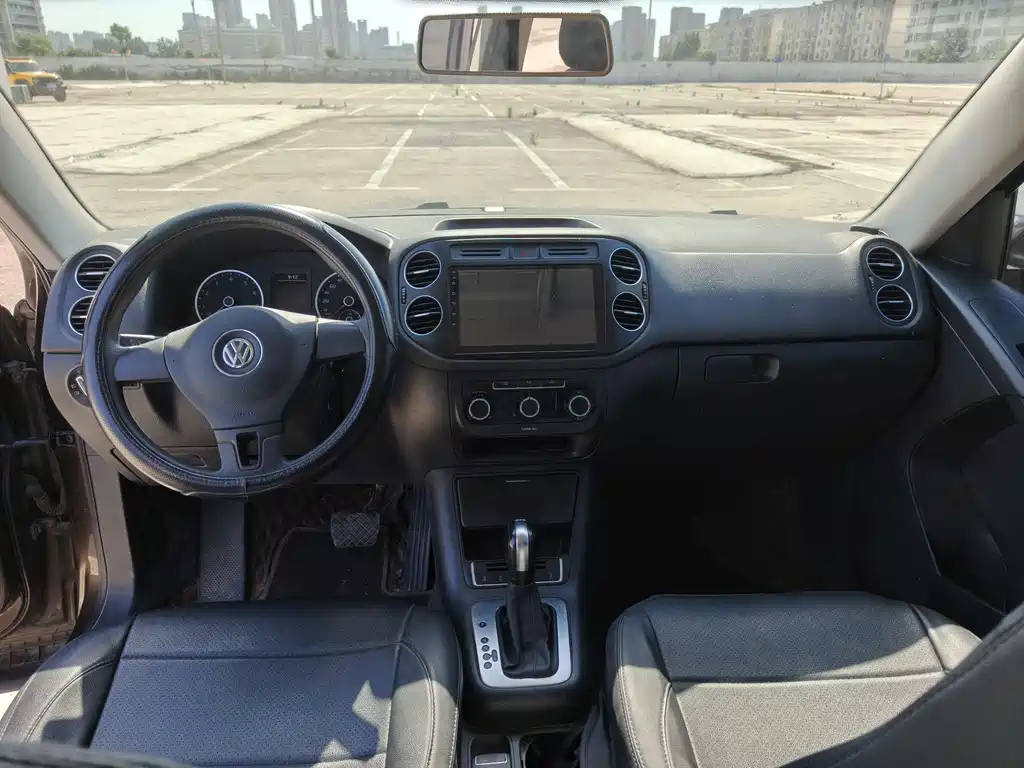 Volkswagen Tiguan — фото 5