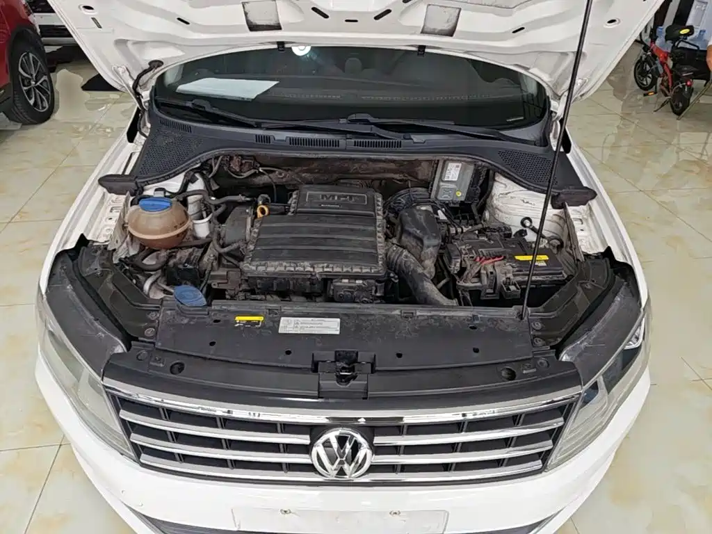 Volkswagen Jetta — фото 20