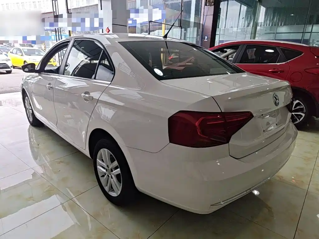 Volkswagen Jetta — фото 5