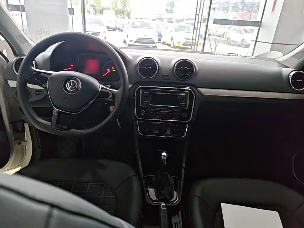 Volkswagen Jetta — фото 10