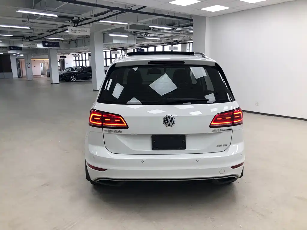Volkswagen Golf Sportsvan — фото 4