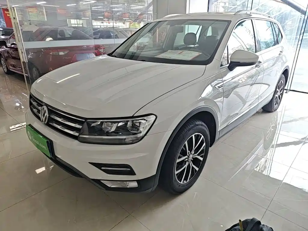 Volkswagen Tiguan L — фото 2