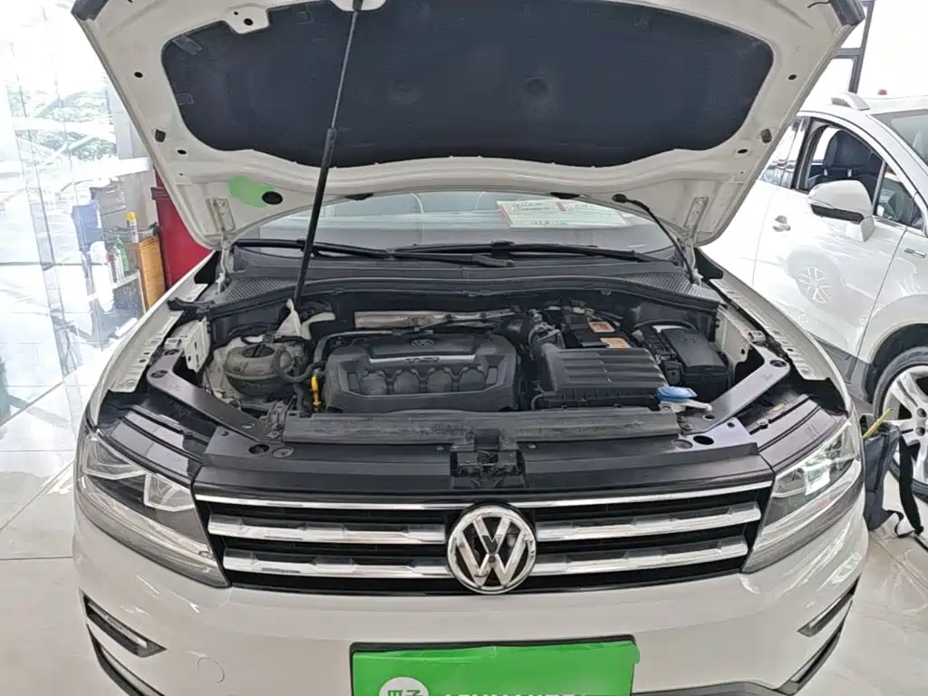 Volkswagen Tiguan L — фото 20